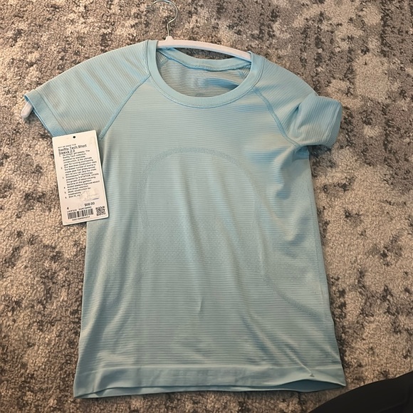 Lululemon size 4 swfitly tech - Picture 1 of 4